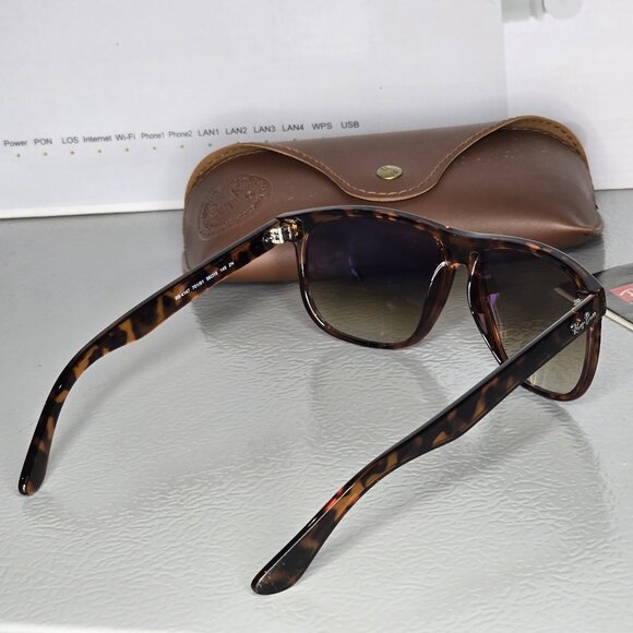 Ray-Ban RB4147 Boyfriend sunglasses - Picture 3 of 5
